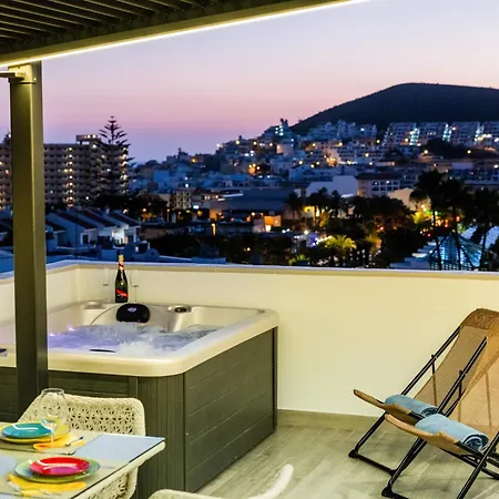 Appartamento La Casa De Playa - ático Con Jacuzzi Y Vista Mar Los Cristianos (Tenerife)