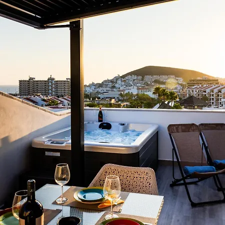 Appartamento La Casa De Playa - ático Con Jacuzzi Y Vista Mar Los Cristianos (Tenerife)